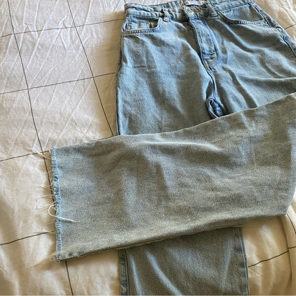Zara Wide Leg Distressed Jeans - Picture 3 of 8